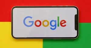 telefono de google con un resultado enriquecido, mostrando que ahora seran aliminados